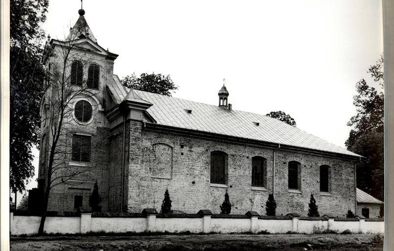 Historia: Kościół w Prażmowie